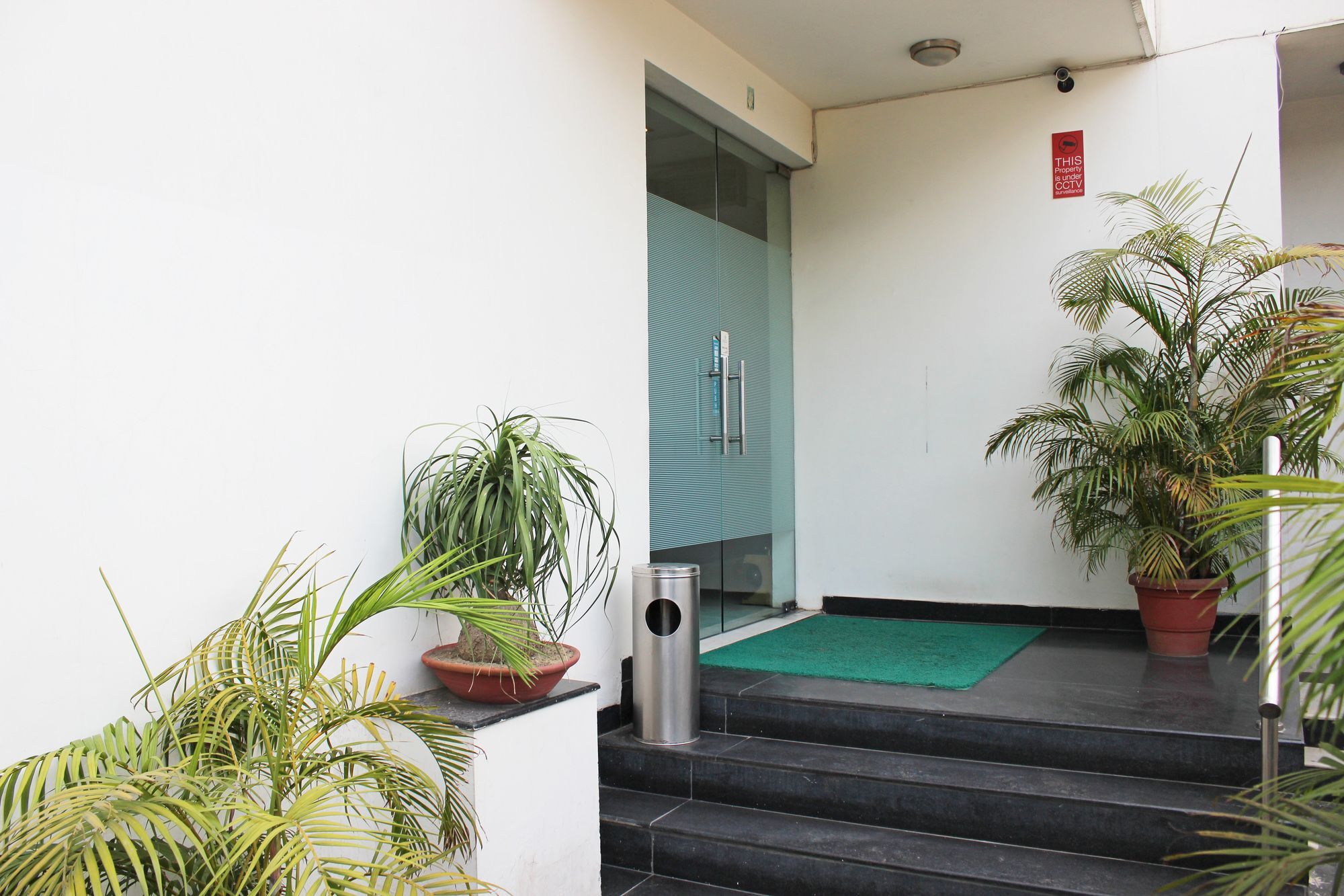 Oyo 605 Hotel Camria Gurgaon Exterior foto